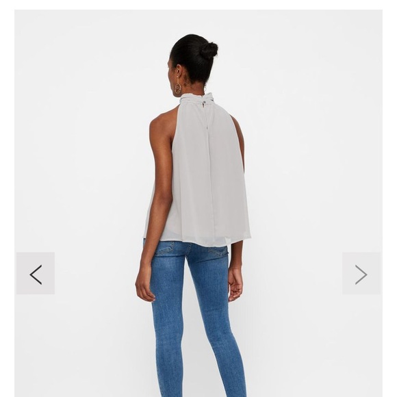 Sleeveless Flowy Vera Moda Blouse - Picture 3 of 5